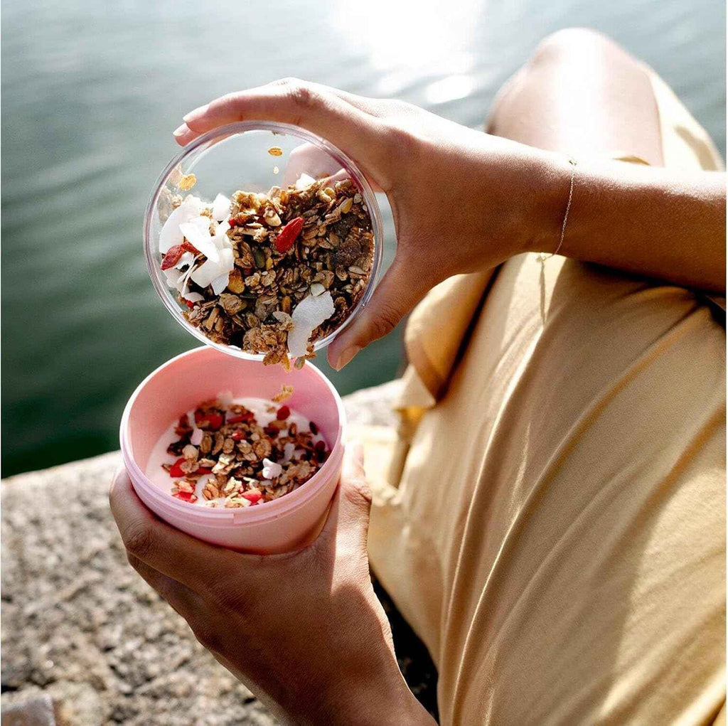 Mepal Overnight Oats jar - Practical Yoghurt Cup & Muesli Cup - Separate Compartments for Yoghurt & Muesli - Suitable for Freezer, Microwave & Dishwasher - 500 ml + 200 ml - Nordic Blue - Yenka Supply
